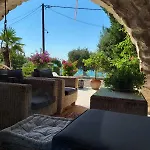 Mara με ιδιωτική παραλία * Loutra Elevtheron