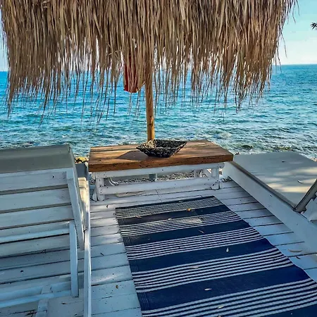 بيت للعطل Mara με ιδιωτική παραλία