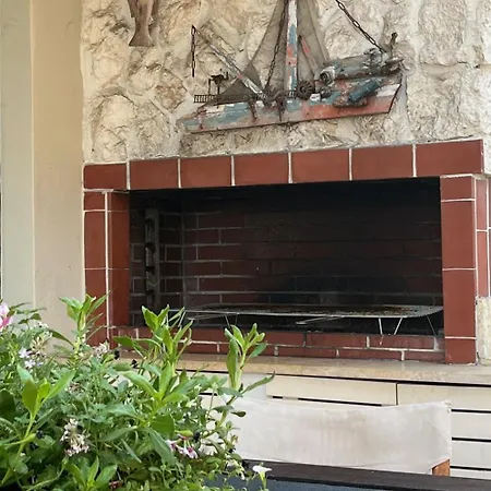 Holiday home Mara με ιδιωτική παραλία *