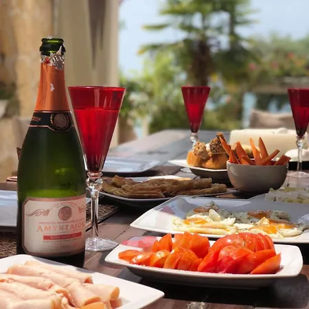 Mara με ιδιωτική παραλία *