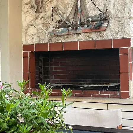 Mara με ιδιωτική παραλία