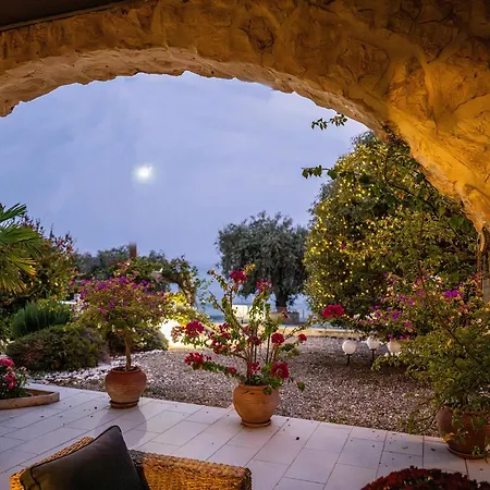 Mara με ιδιωτική παραλία Дом отдыха Loutra Elevtheron