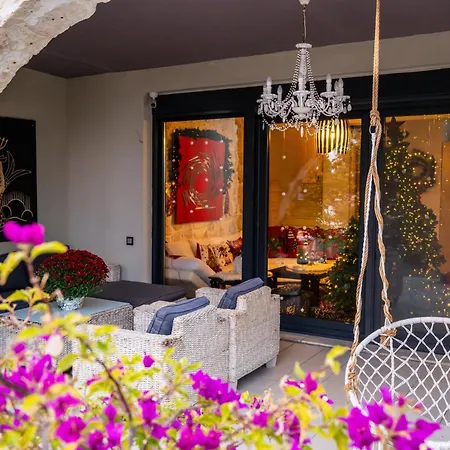 Holiday home Mara με ιδιωτική παραλία Loutra Elevtheron