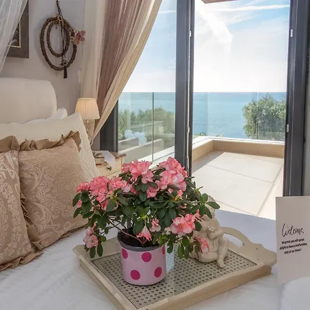 Mara με ιδιωτική παραλία Loutra Elevtheron