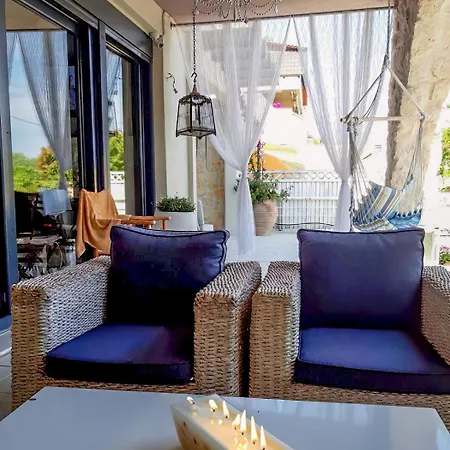 Mara με ιδιωτική παραλία *