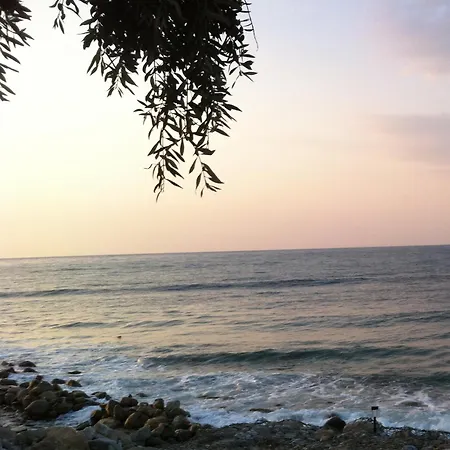 Mara με ιδιωτική παραλία *