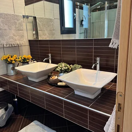 Mara με ιδιωτική παραλία Дом отдыха *