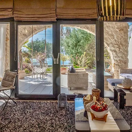 Mara με ιδιωτική παραλία * Loutra Elevtheron