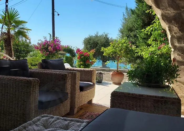 Mara με ιδιωτική παραλία * Loutra Elevtheron