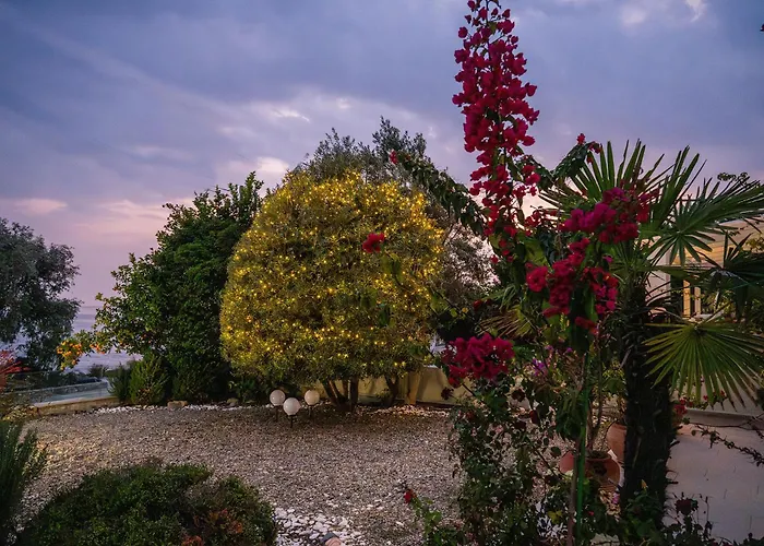 Mara με ιδιωτική παραλία Loutra Elevtheron