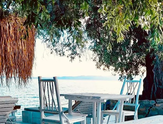 Mara με ιδιωτική παραλία Loutra Elevtheron